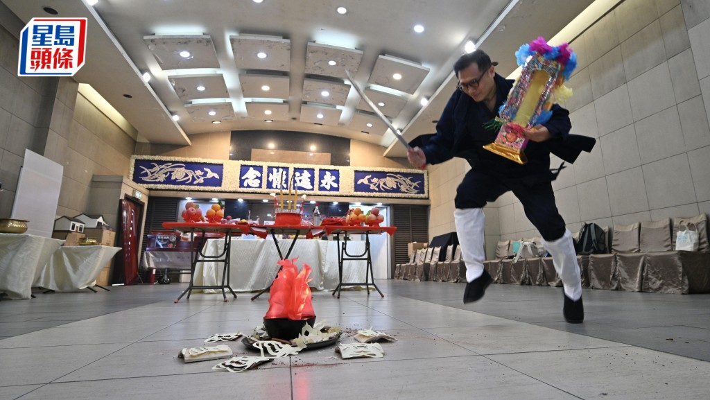 九龍殯儀館開放日︱1500人預約各活動 模擬告別式受歡迎 即場體驗破地獄