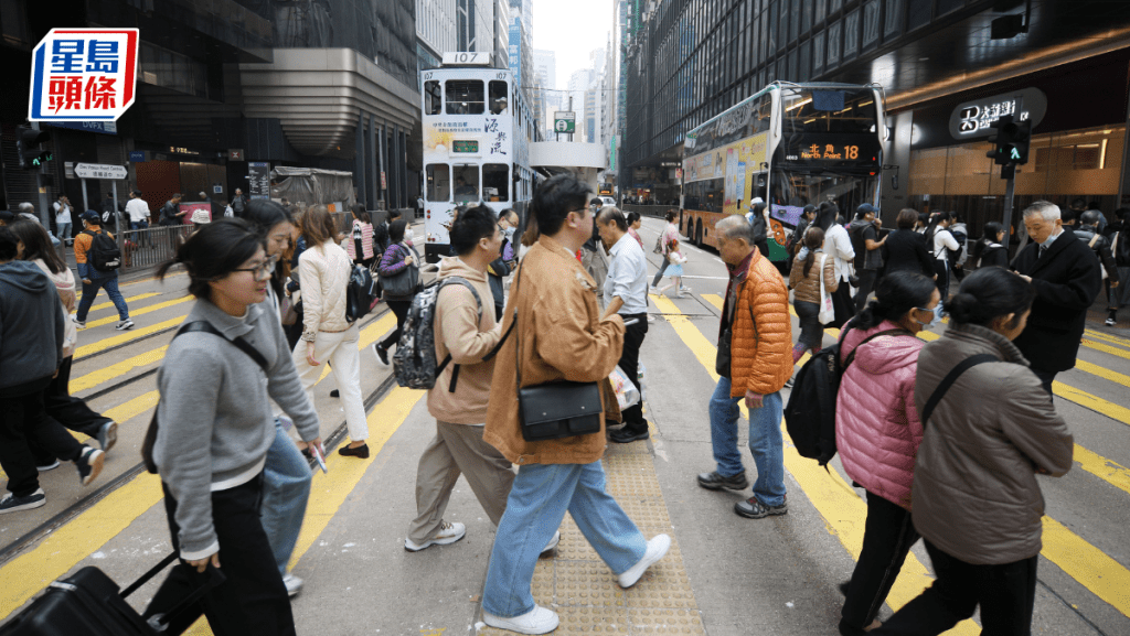 强积金本月人均蚀2.15万元 跌幅料历来第七大 积金评级吁保持冷静并分散投资