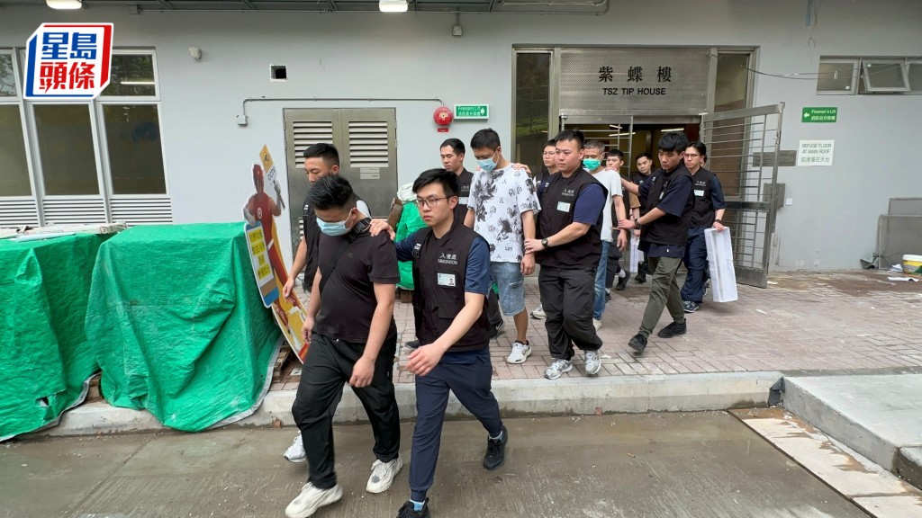 入境處拘5內地黑工及1本地僱主。梁國峰攝