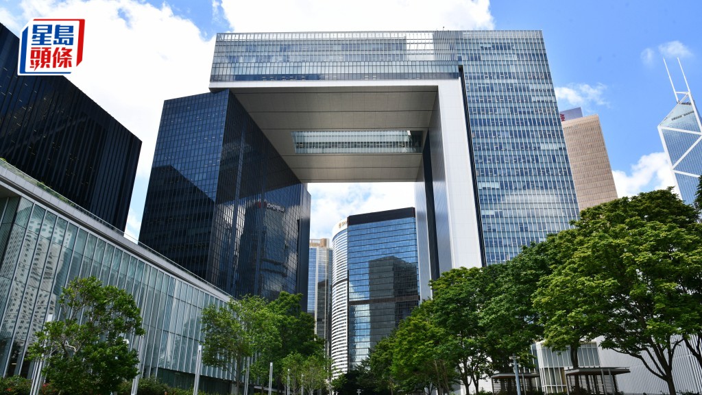 問責官員7月起齊加薪1.3% 年度薪酬開支約1.8億 政務司長月薪破42萬
