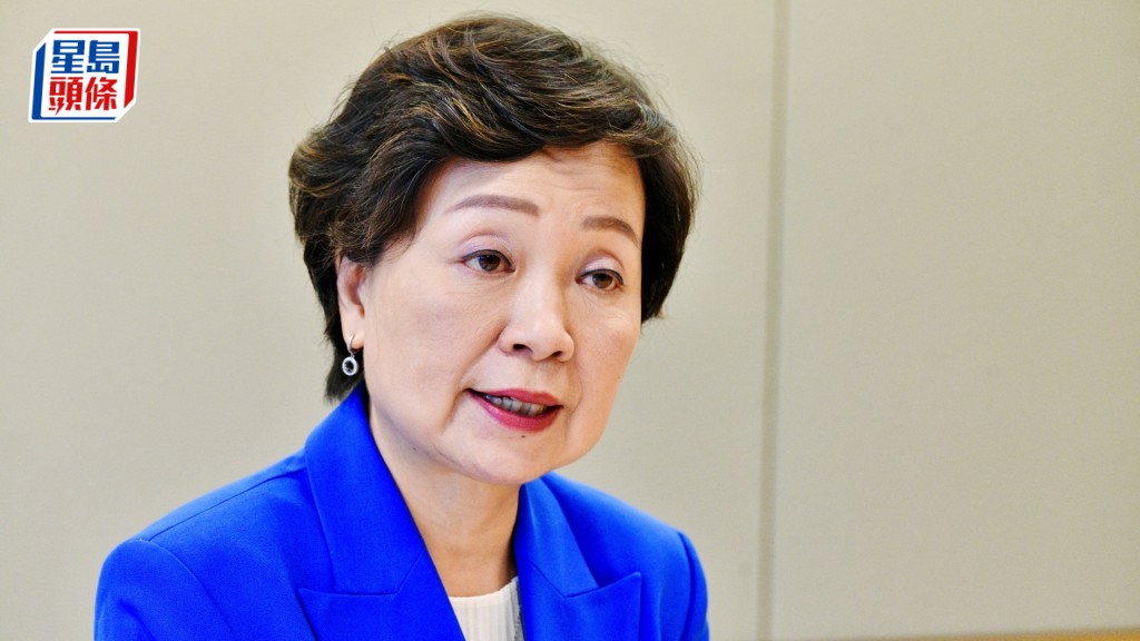 蔡若蓮不認同是保守教材,指局方已平衡了各方考慮。資料圖片