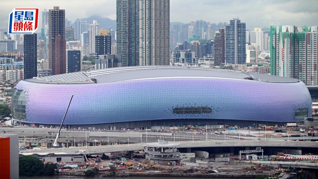 在連日高密度人流及長時間運作的環境下，啟德體育園以系統化管理全面落實減碳、提升資源效益及推動循環經濟。