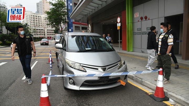 警員到醫院調查事件。黎志偉攝