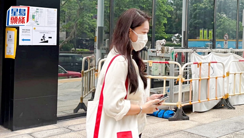 陳琦憶述戴港盛曾自稱跟足衛生署指引，並指「疫苗太快推出市面」。陳子豪攝