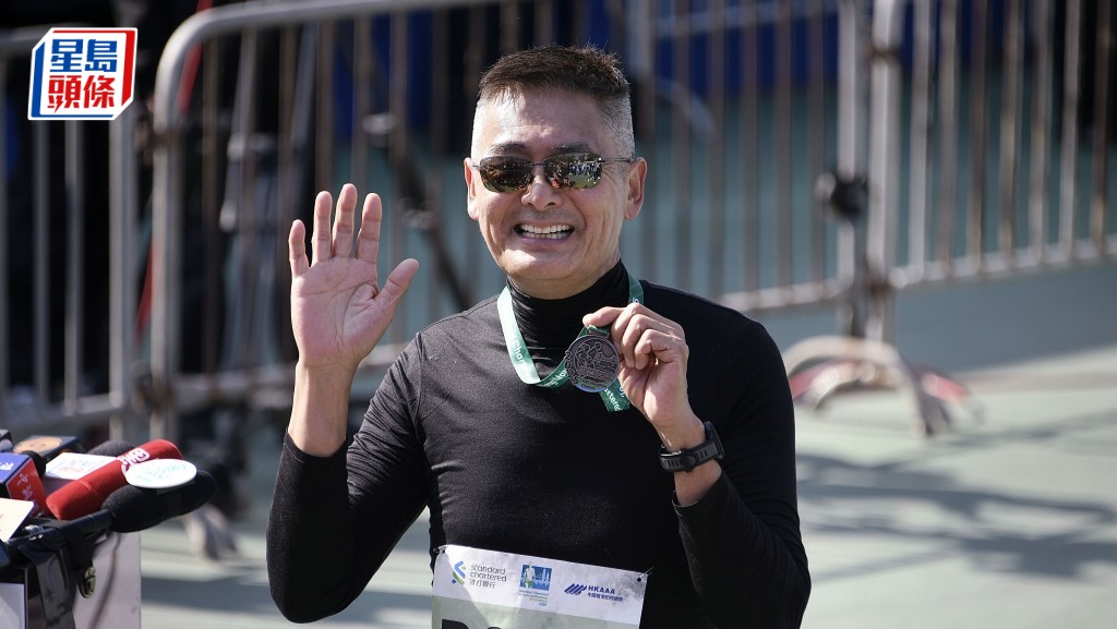 渣馬2026｜70歲周潤發料重返十公里賽道 去年出戰半馬破自己紀錄