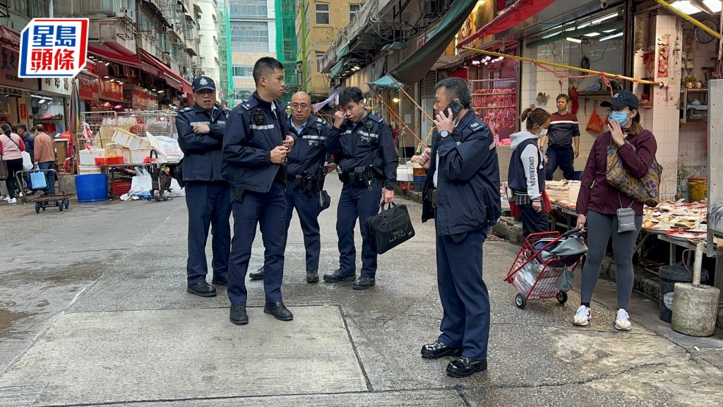 大批警員到場調查。梁國峰攝