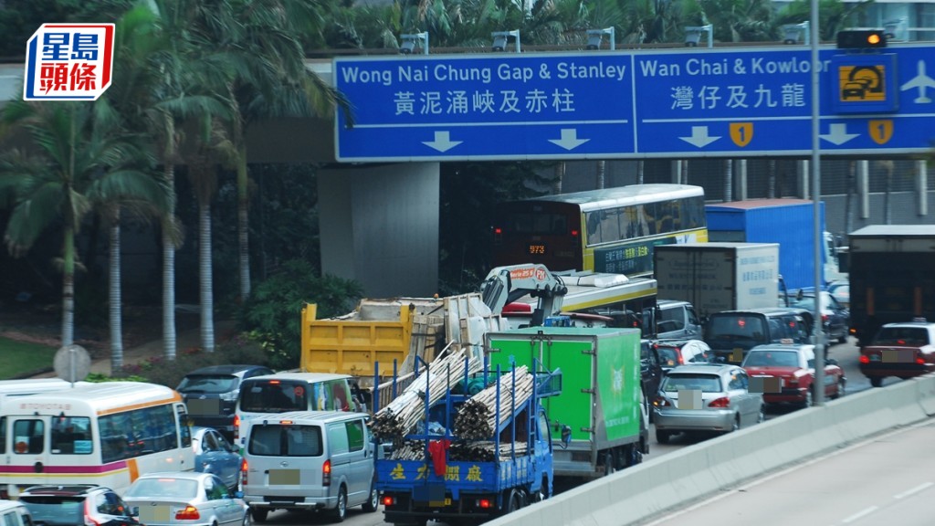 香港仔隧道12月24日凌晨五時實施易通行。資料圖片