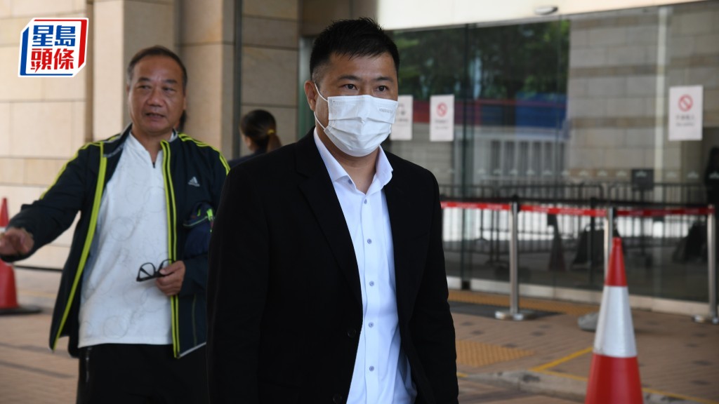 被告黃子偉（戴口罩）被控3項非禮罪。何健勇攝