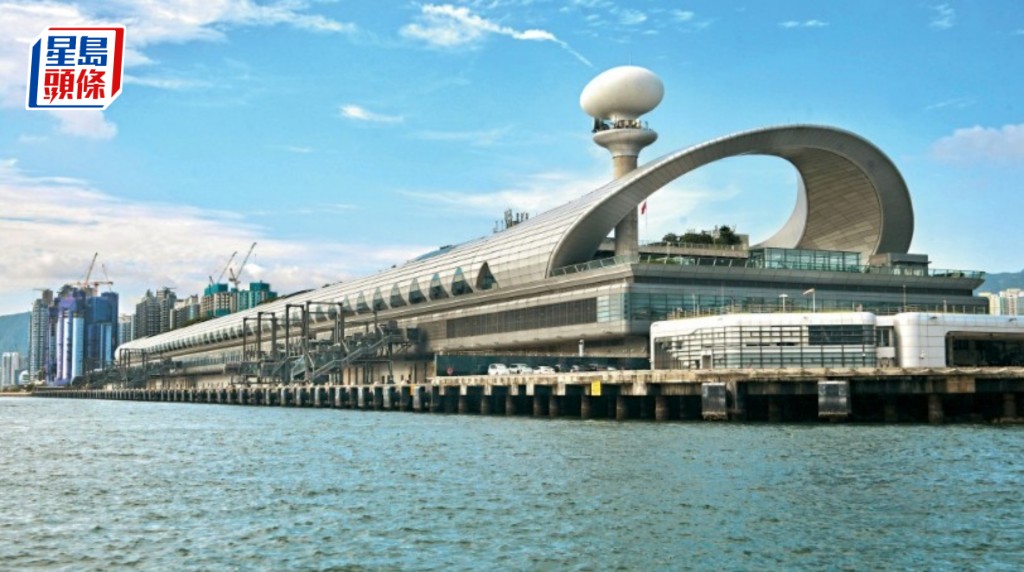 政府就營運和管理啟德郵輪碼頭的下一份租約公開招標，為加強監察碼頭營運商表現，當局在租約中引入4個關鍵績效指標（KPI）。