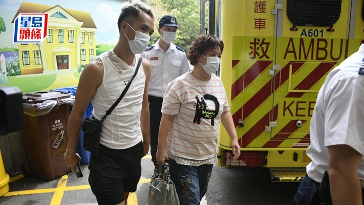 母子燒傷由救護車送院治理。楊偉亨攝