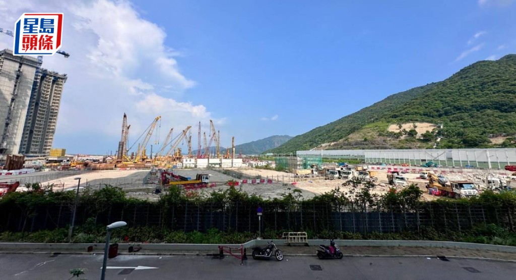 港鐵東涌東站項目今截意向。