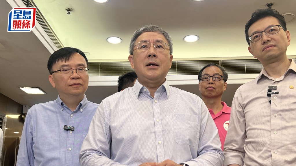 卓永興指待各方條件成熟才可順暢推行垃圾徵費。郭詠欣攝