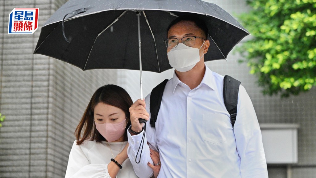 伍嘉威（右）非禮罪名不成立兼獲批訟費。資料圖片