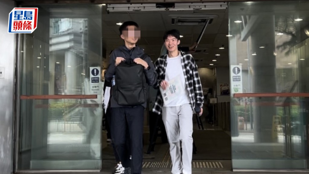 被告李明铭（右）涉於高院內拍照而遭檢控。房伊媚攝