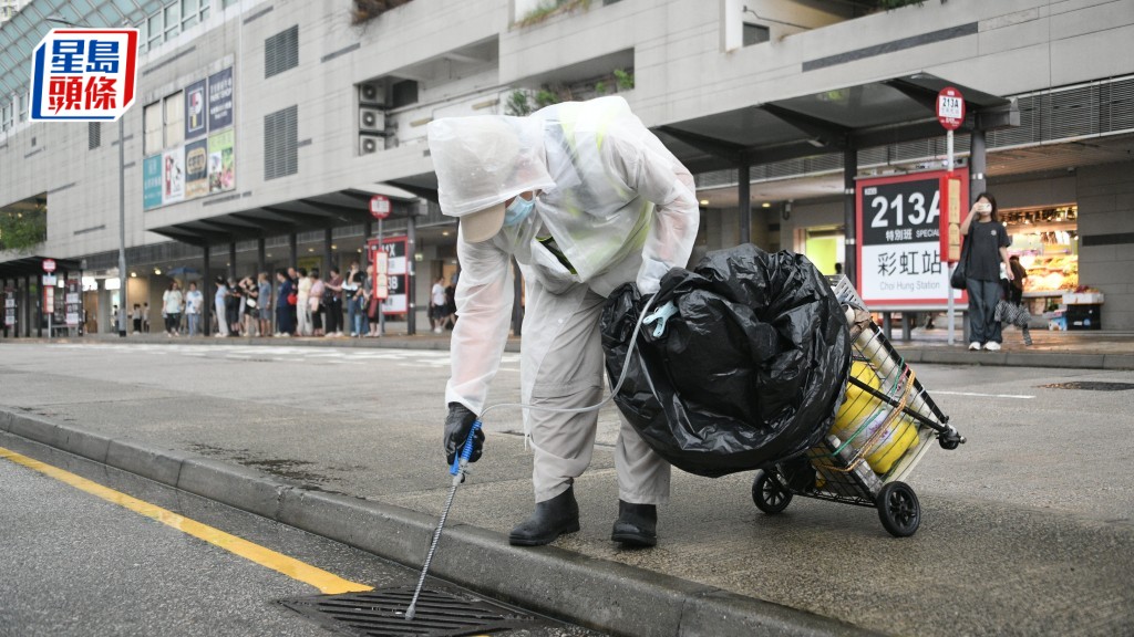 基孔肯雅熱︱大雨頻繁或沖走殺蟲劑 食環署：待大雨減退後再跟進滅蚊  