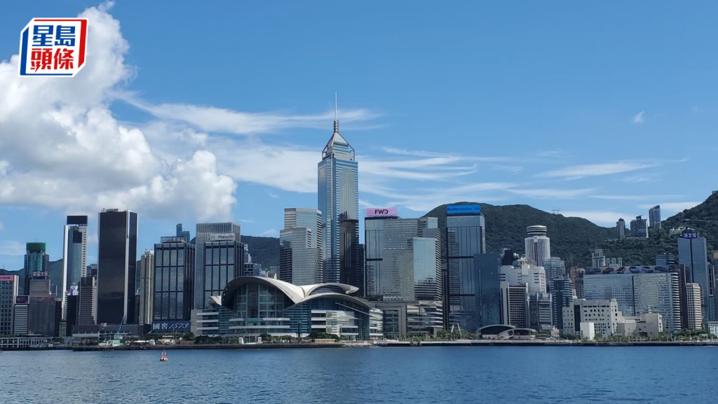 譚耀宗指夏寶龍的講話帶出訊息,是鼓勵政府及商界要一同努力發展經濟。資料圖片