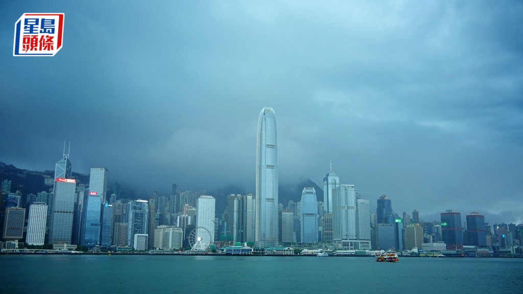 黑雨︱機管局：截至今早10時半 共101班離港抵港航班延誤 2班機取消