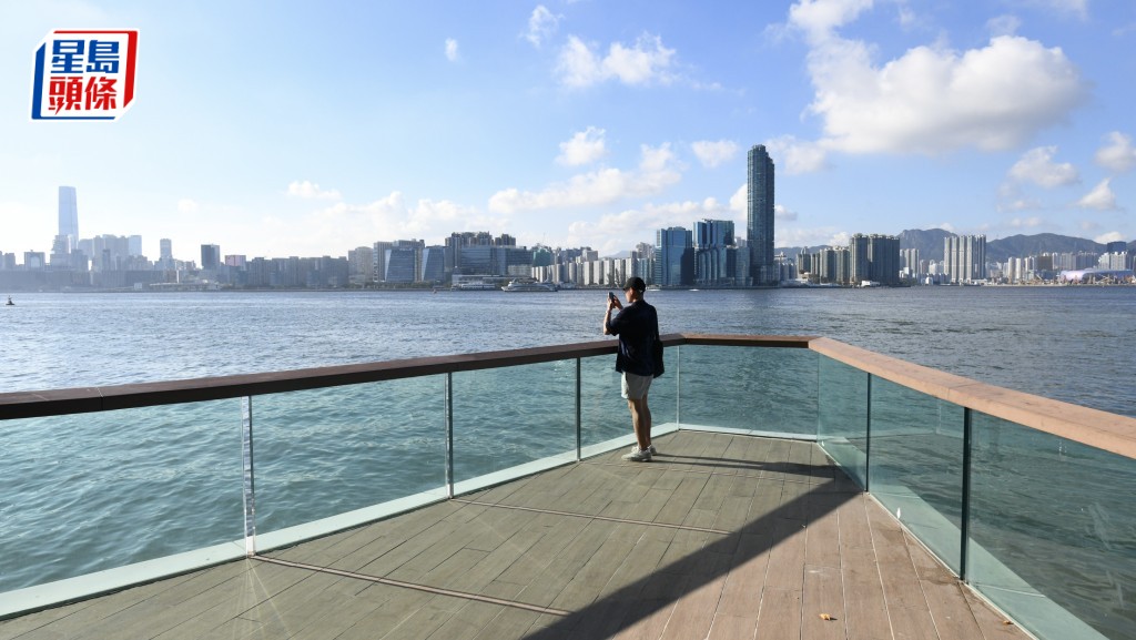 國慶假期，不少內地旅客選擇來港度假。