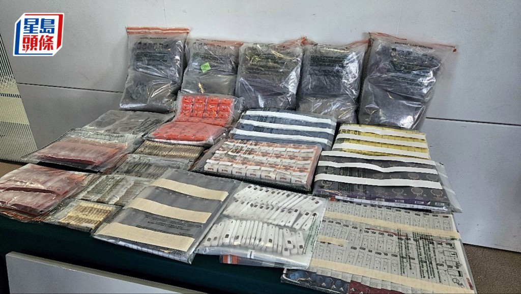 海關日前展示檢獲的證物。林思明攝