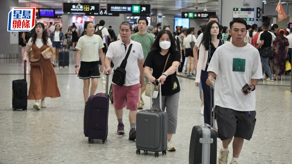 中秋国庆黄金周吸引大批内地旅客来港。资料图片