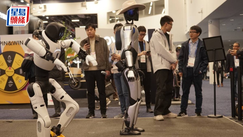 智元機器人夥中大建具身智能聯合平台 第1萬部人形機器人已下線