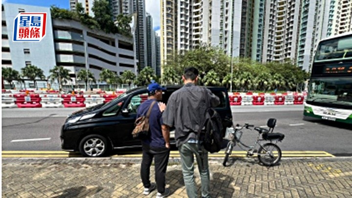 涉案男子被捕帶走。警方提供