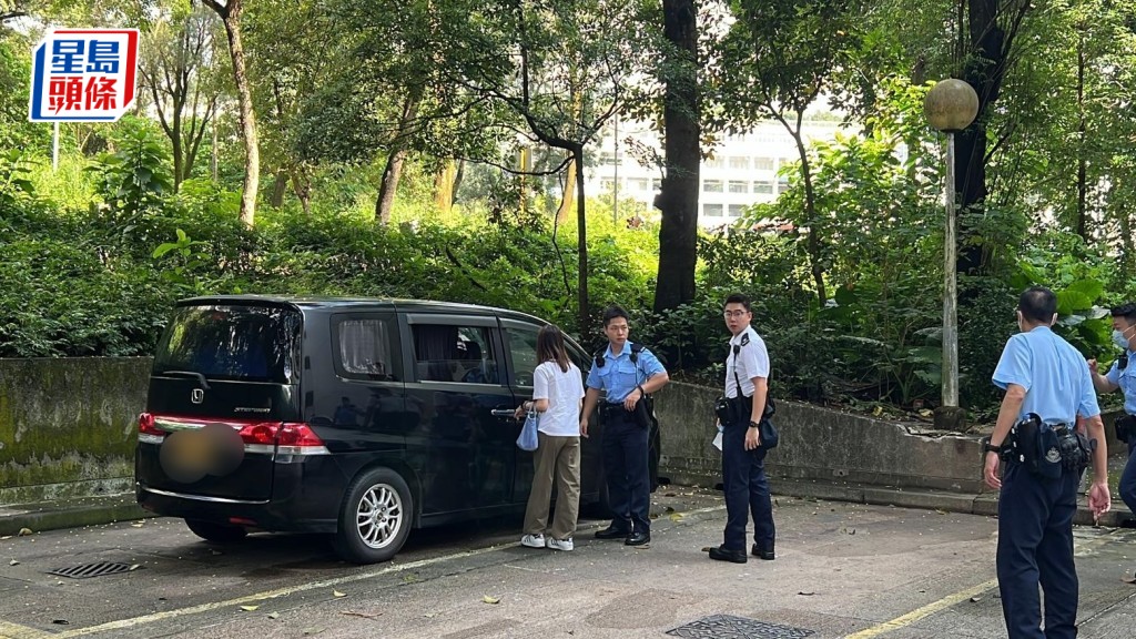 男子車內燒炭。許文光攝