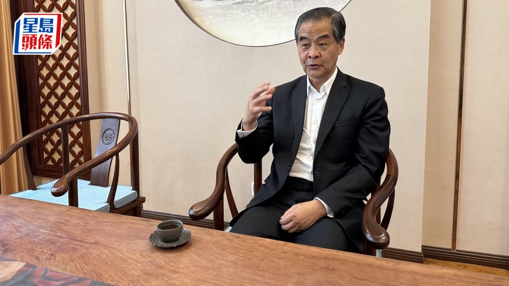梁振英指「香港投資管理公司」與新加坡淡馬錫無法比較。資料圖片