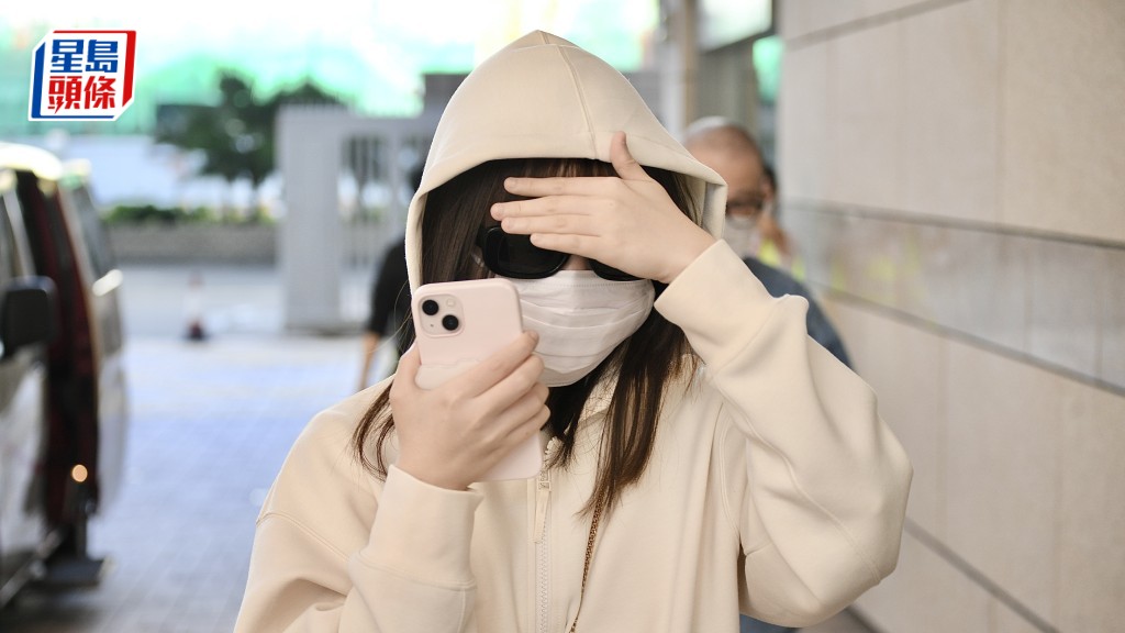 被告袁靜婷因在網上發布港獨帖文,今被判囚2個月。陳浩元攝