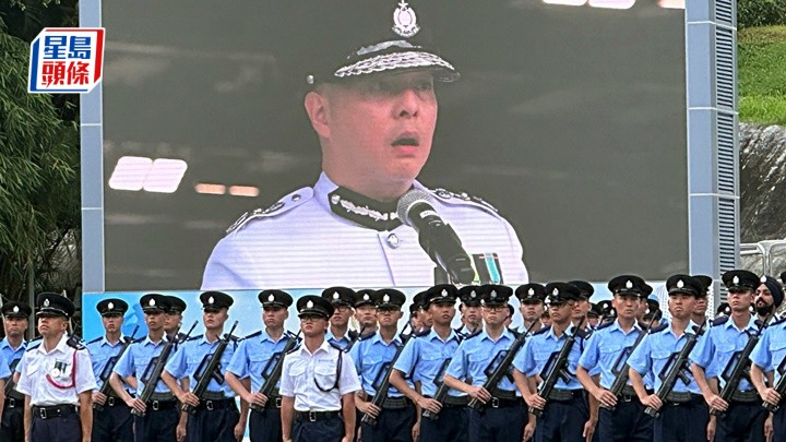 周一鳴在警察學院舉行結業會操上致辭。梁國峰攝