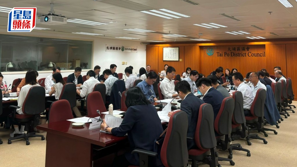 大埔區議會社會福利、房屋及發展規劃委員會今日討論白石角車站發展項目。