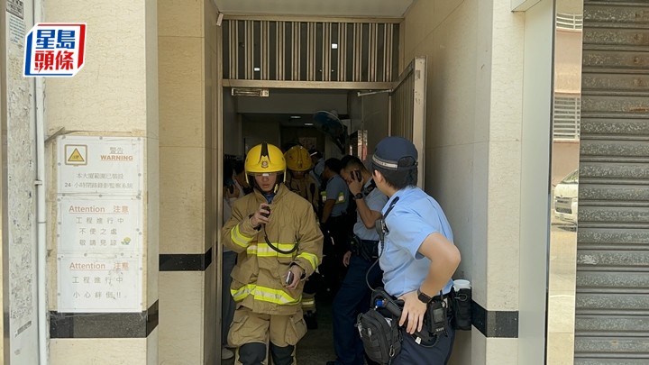 警方及消防員到場。梁國峰攝