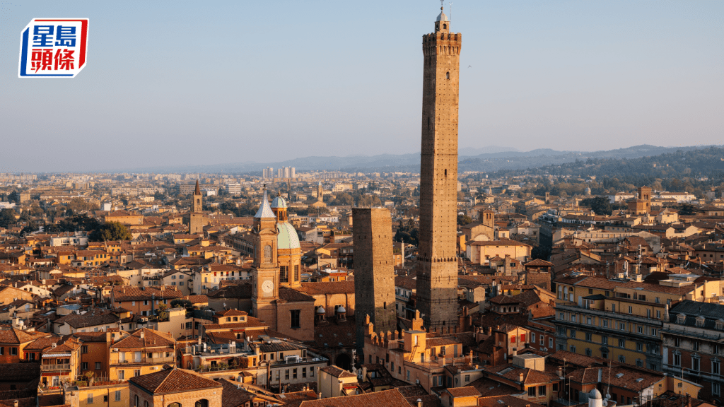 意大利古城博洛尼亞市有兩座高塔，但都斜了。