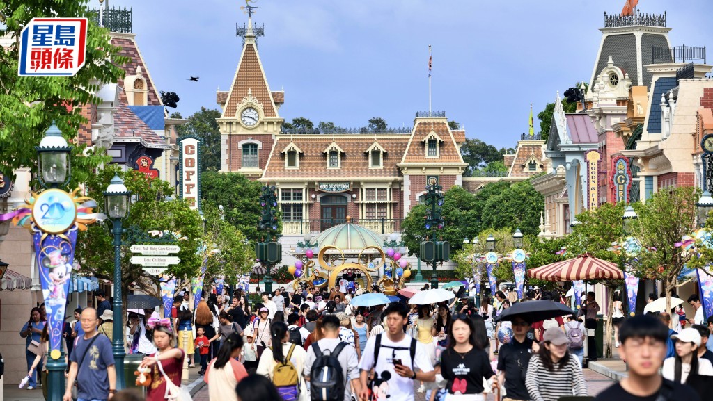 香港迪士尼樂園去年總入場人次達750萬，收入86.94億港元，稅前盈利19.89億港元，淨利潤5.36億港元，三者均為歷史次高。資料圖片