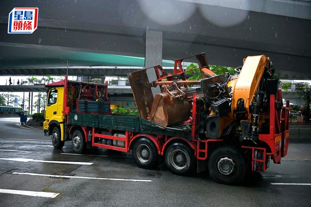 涉事吊臂車。楊偉亨攝