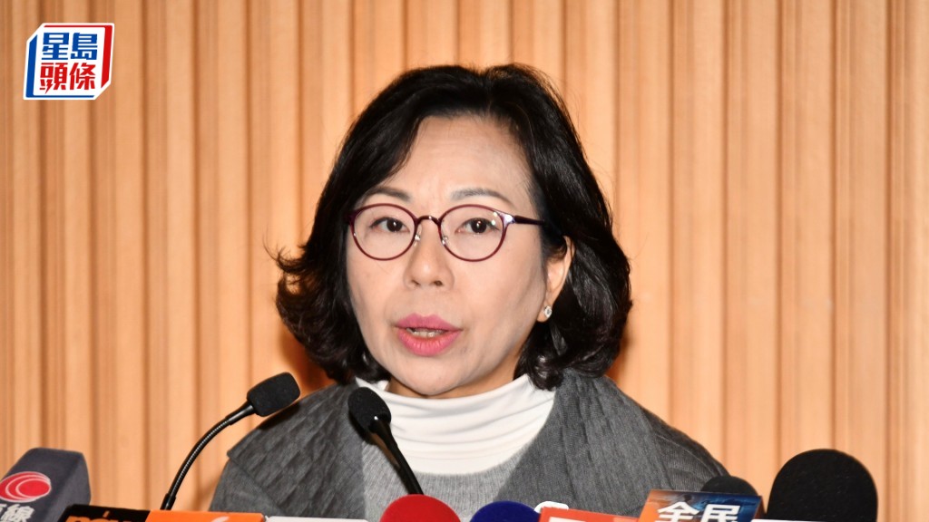 麥美娟指政府預測外圍賭博情況越趨猖獗，作為負責任政府保障公眾利益，不能強推新規，因此必須作果斷決定。資料圖片