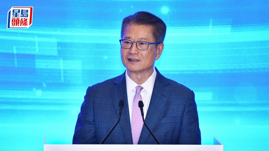 陳茂波指港元兌美元仍處於強方水平,顯示資金仍留在本港市場。資料圖片