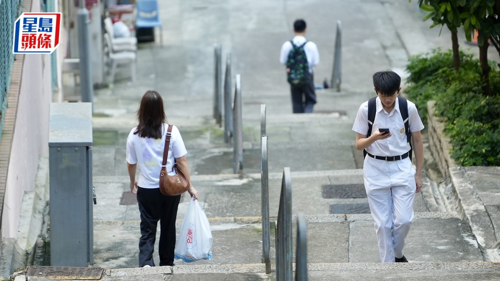 教育界朱國強關注會否考慮參考其他國家做法,讓非本地未成年學生來港就讀公立或資助小學及中學。資料圖片