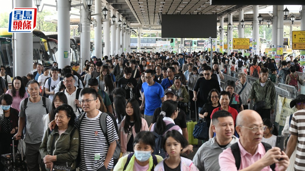 五一黄金周．持续更新｜入境处：截至上午10时逾11万港人入境 机场最繁忙