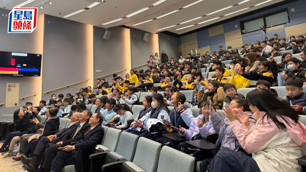 「海上講堂」活動設有海洋科普競賽，現場氣氛熱烈。佘丹薇攝