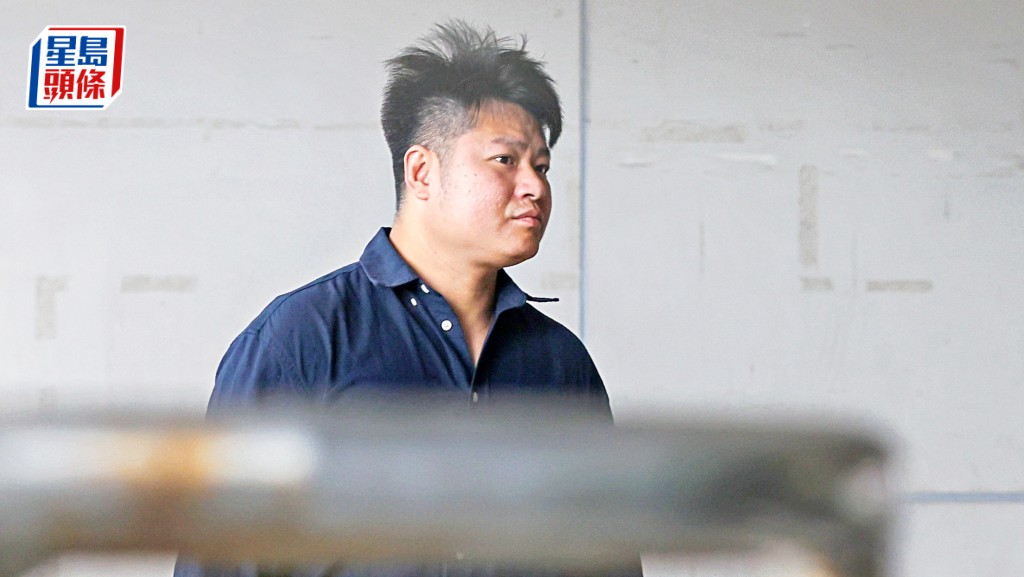 無業被告余俊虔為500元報酬上門貼追數傳單，認罪後被判120小時社會服務令。何家豪攝