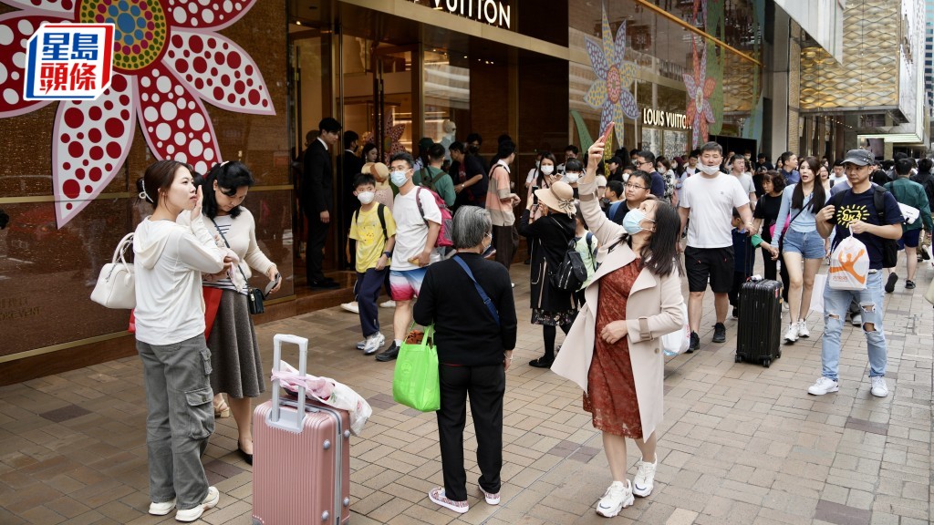 600萬深圳戶籍居民若能「一簽多行」來港，甚至擴展至大灣區所有城市，對本港市道大有幫助。