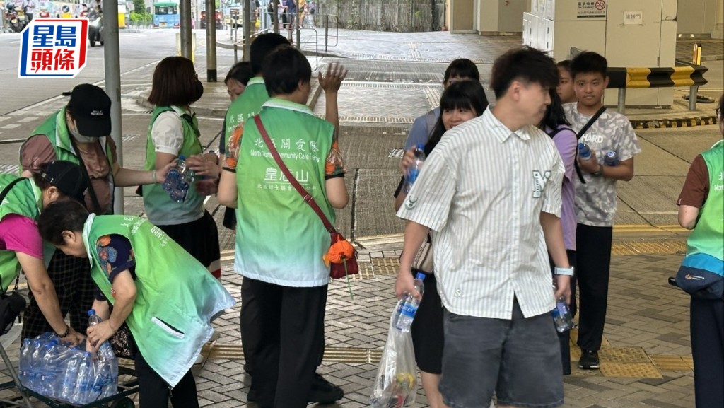 關愛隊︱第一期工作報告出爐 共探訪61萬戶、辦5萬項地區活動 民政總署：資助未用盡而KPI超額完成