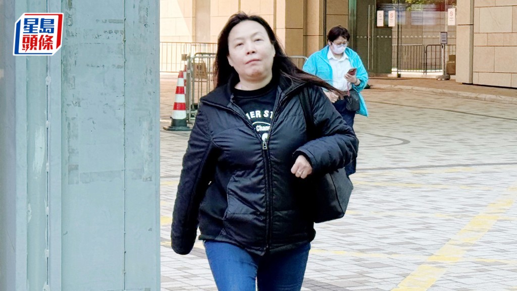 事主潘嘉寳指因褪車問題遭村長指斥「無家教」兼揮拳打臉。黃巧兒攝