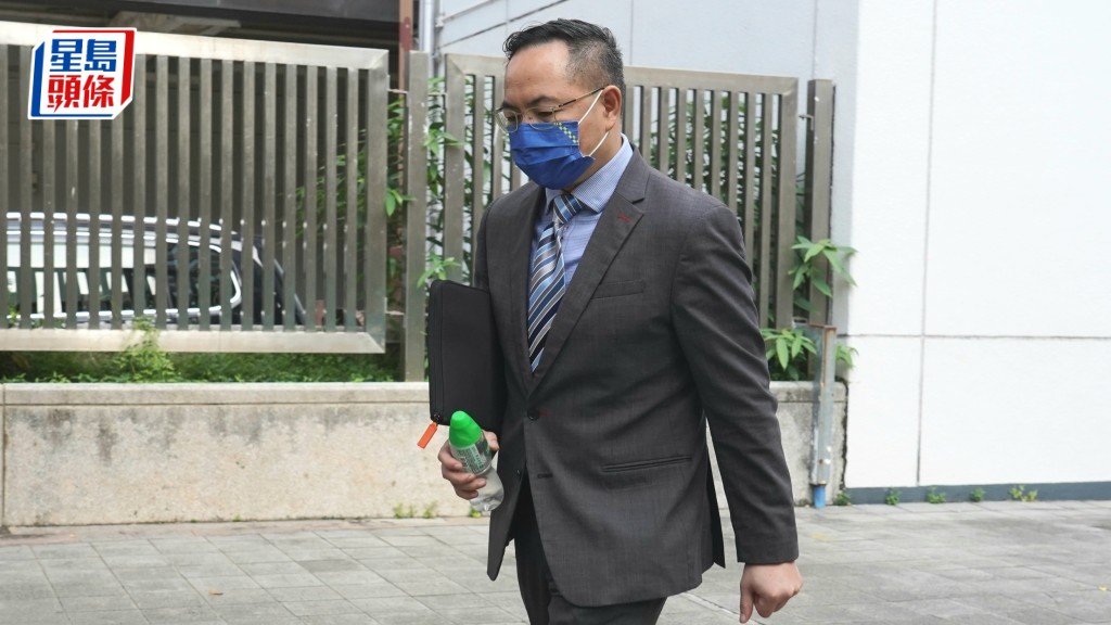 沙田警區時任分區指揮官警司馬勝遠供稱,審批被告葉春榮的逾時工作津貼申請表時,發現其申報開始當值時間正在保衛警署,感覺「好古怪」。葉偉豪攝