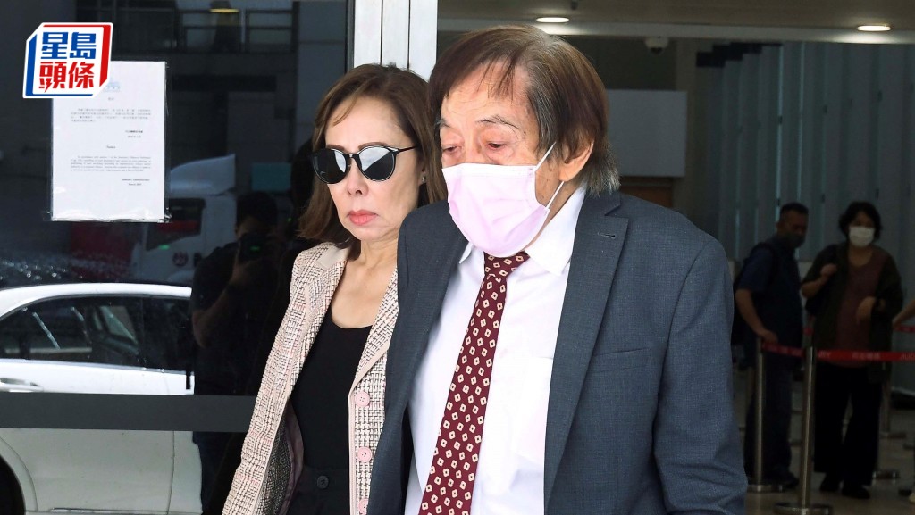 李宏邦（口罩）出庭應審。何君健攝