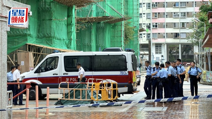 荔閣邨麗蘭樓男子墮樓亡。梁國峰攝