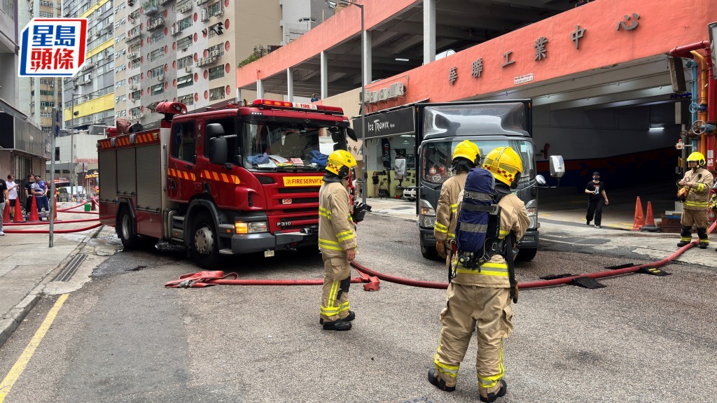 消防到場救熄火警。梁國峰攝