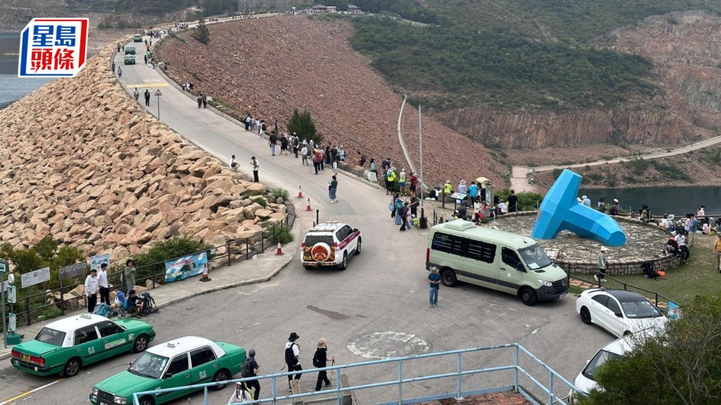 西貢萬宜水庫東壩近年成為內地旅客遊覽熱點。資料圖片