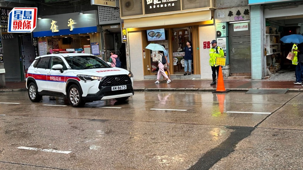 警車撞倒過路婆婆。蔡楚輝攝
